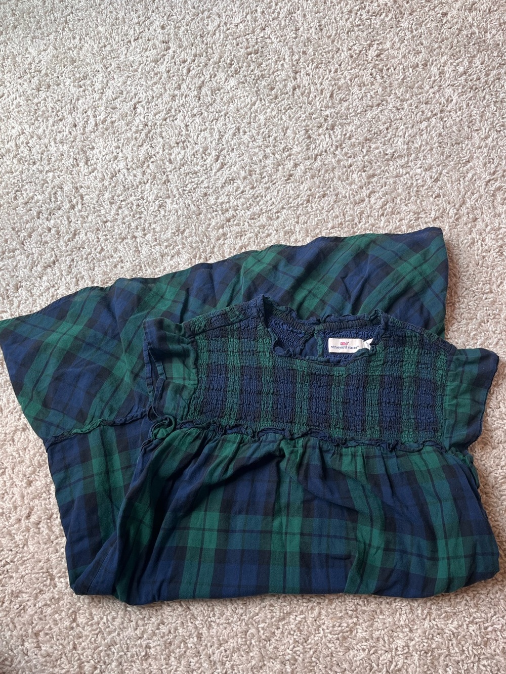 Vineyard Vines Girls Navy and Green Plaid Smocked Dress fits like 10-12